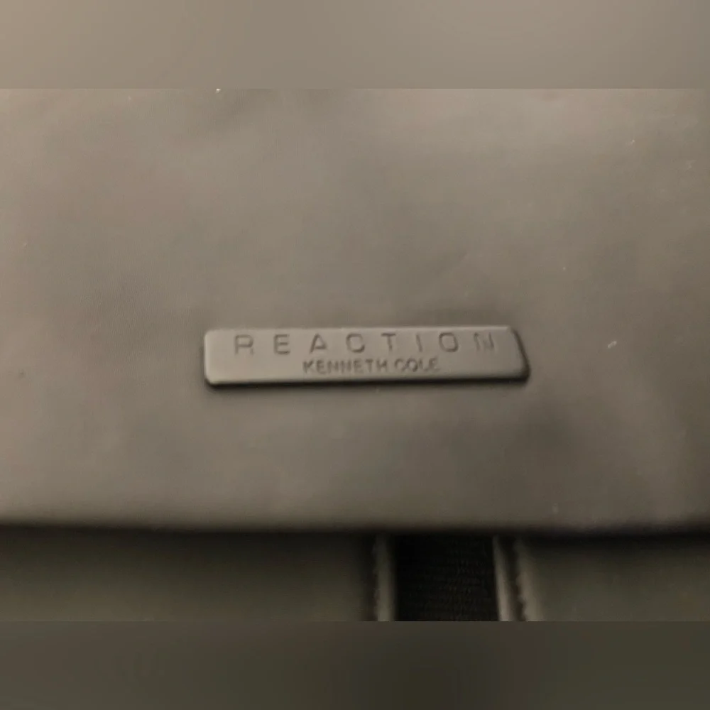 Kenneth Cole Reaction Crossbody Computer Bag with Wallets